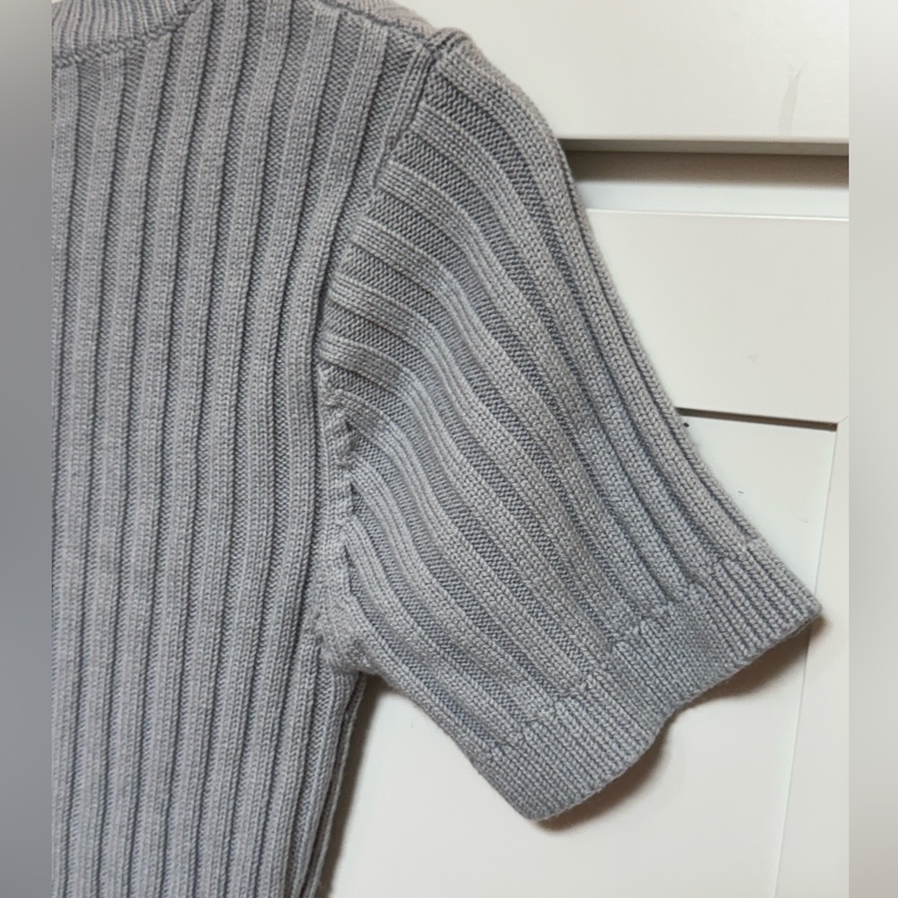 Two-Tone Ribbed Knit Short Sleeve Boutique Sweater - Picture 12 of 12